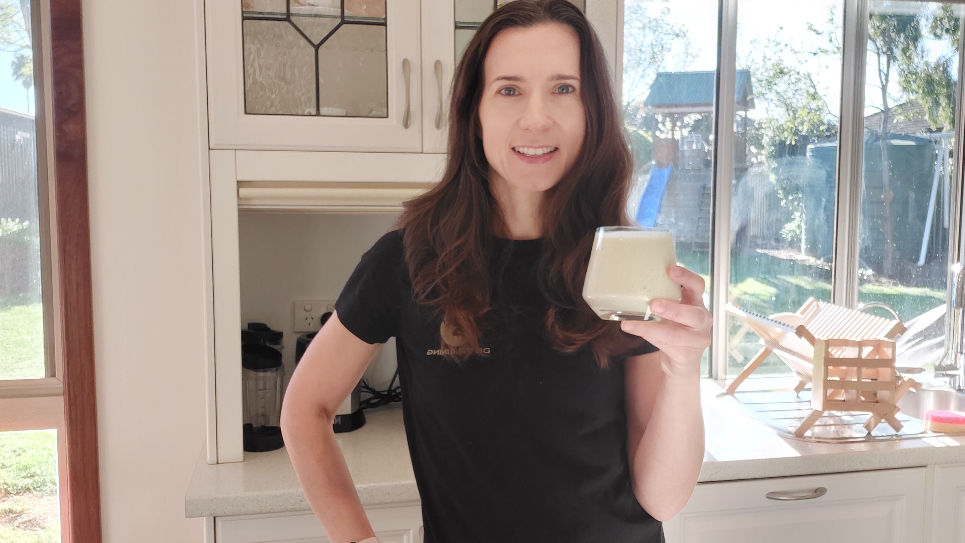 Breakfast Smoothie – Vanilla, Banana, Avocado & Cinnamon – Best Way to Start the Day